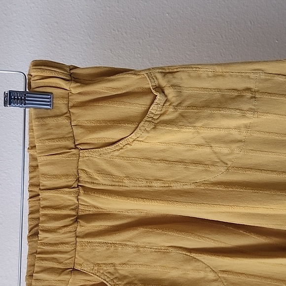 Women's Flutter wide leg pants - size medium - Picture 2 of 6